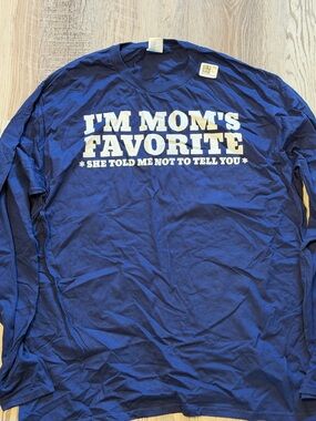 Men’s Blue Long-Sleeve Shirt - "I'm Mom's Favorite"